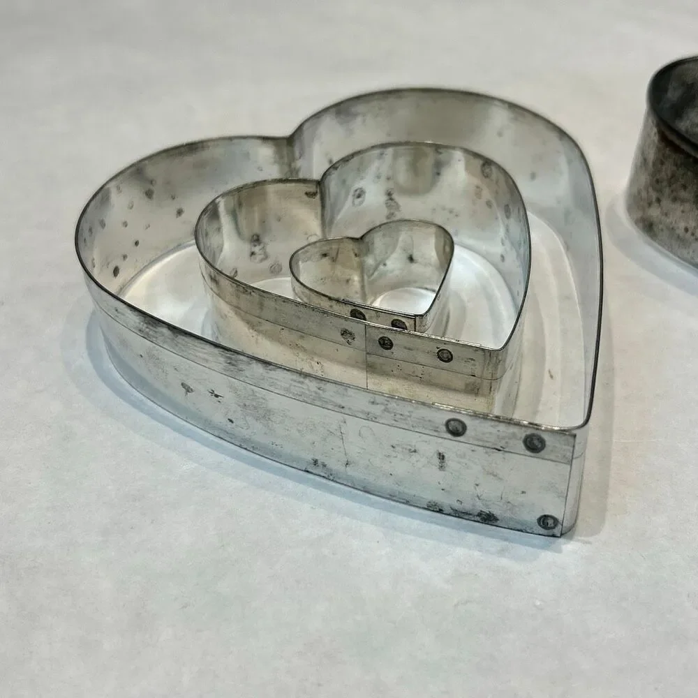 Vtg SET Aluminum Cookie Cutter Metal HEARTS Set of 4